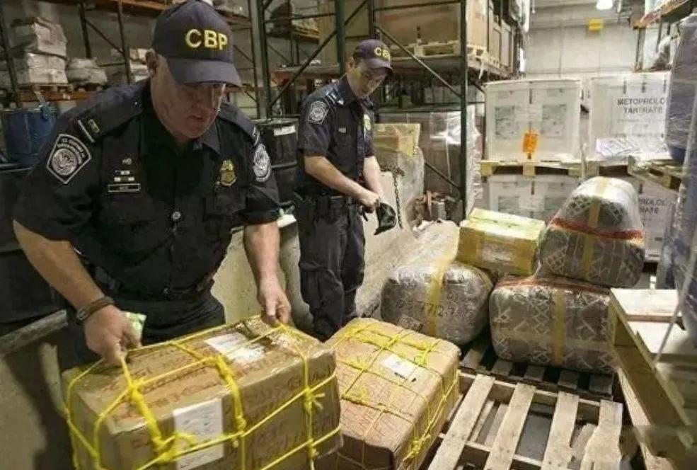 美国海关开始释放被扣押的加密货币矿工设备