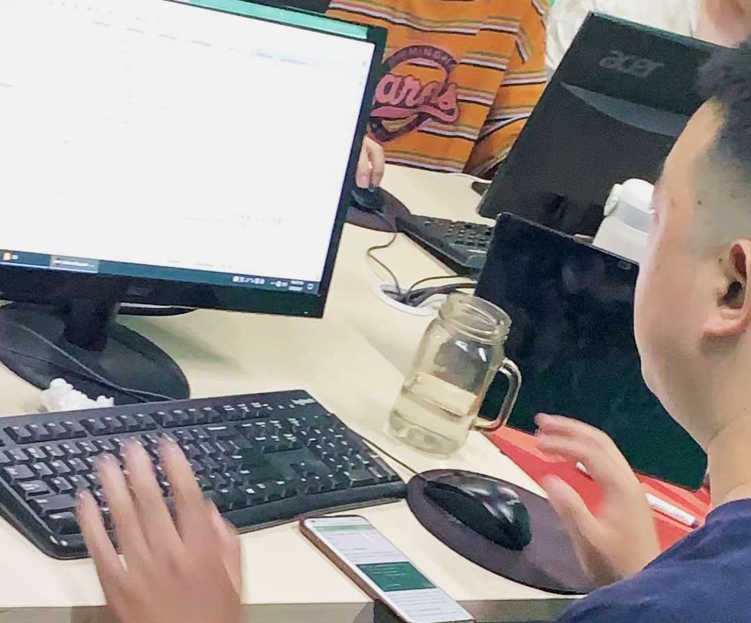 使用电脑进行聊天沟通对信息处理速度的提升